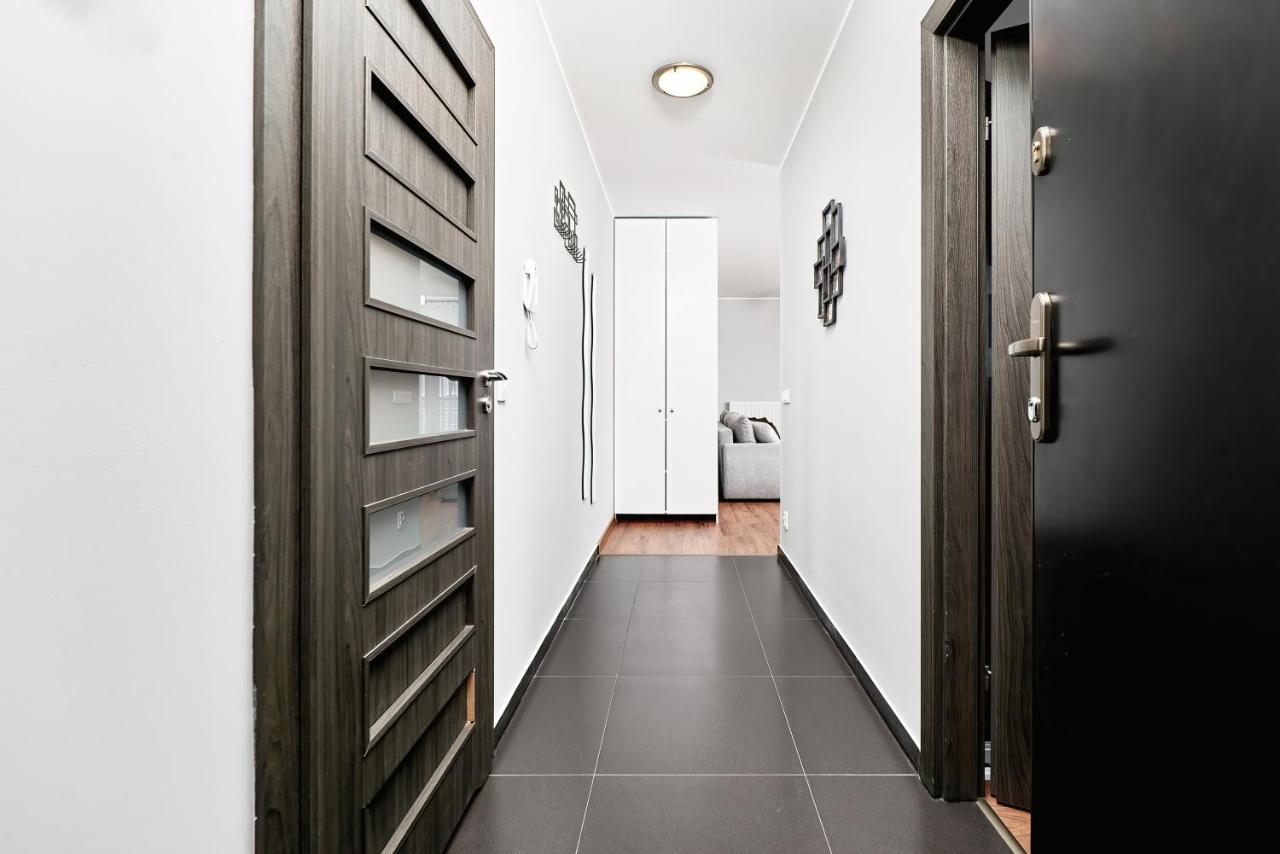 Apartment Wroclaw Sikorskiego With Free Garage By Renters Prestige 외부 사진
